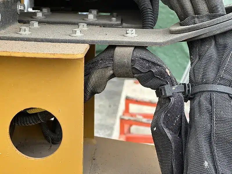 Smart Cable Tie Solutions for Boom Lifts-2