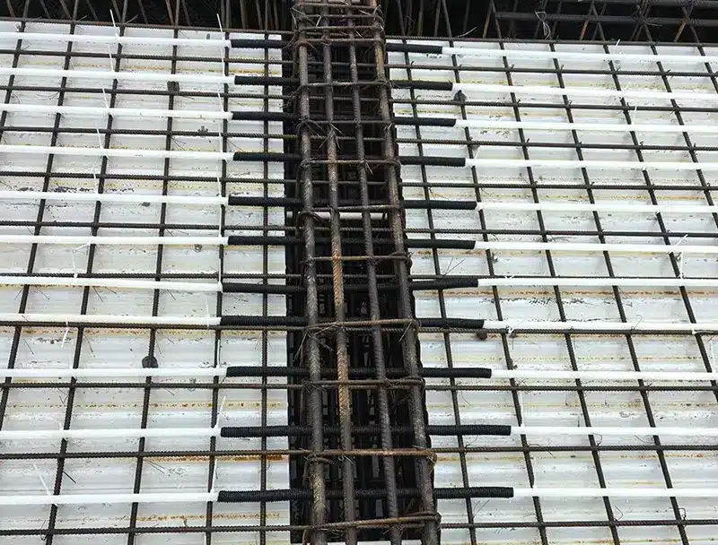 Temporary fixing with cable ties at a building construction site
